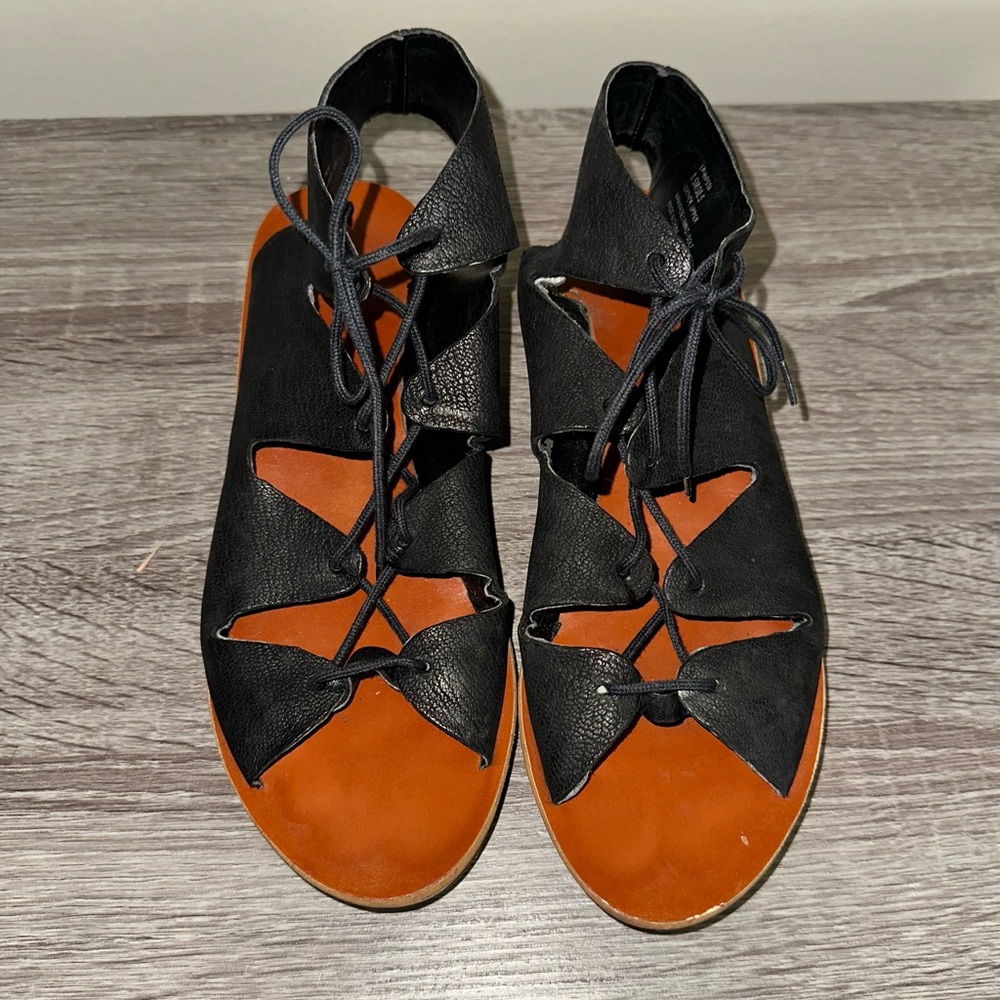 Lucky Brand Hipsta Black Sandals‎